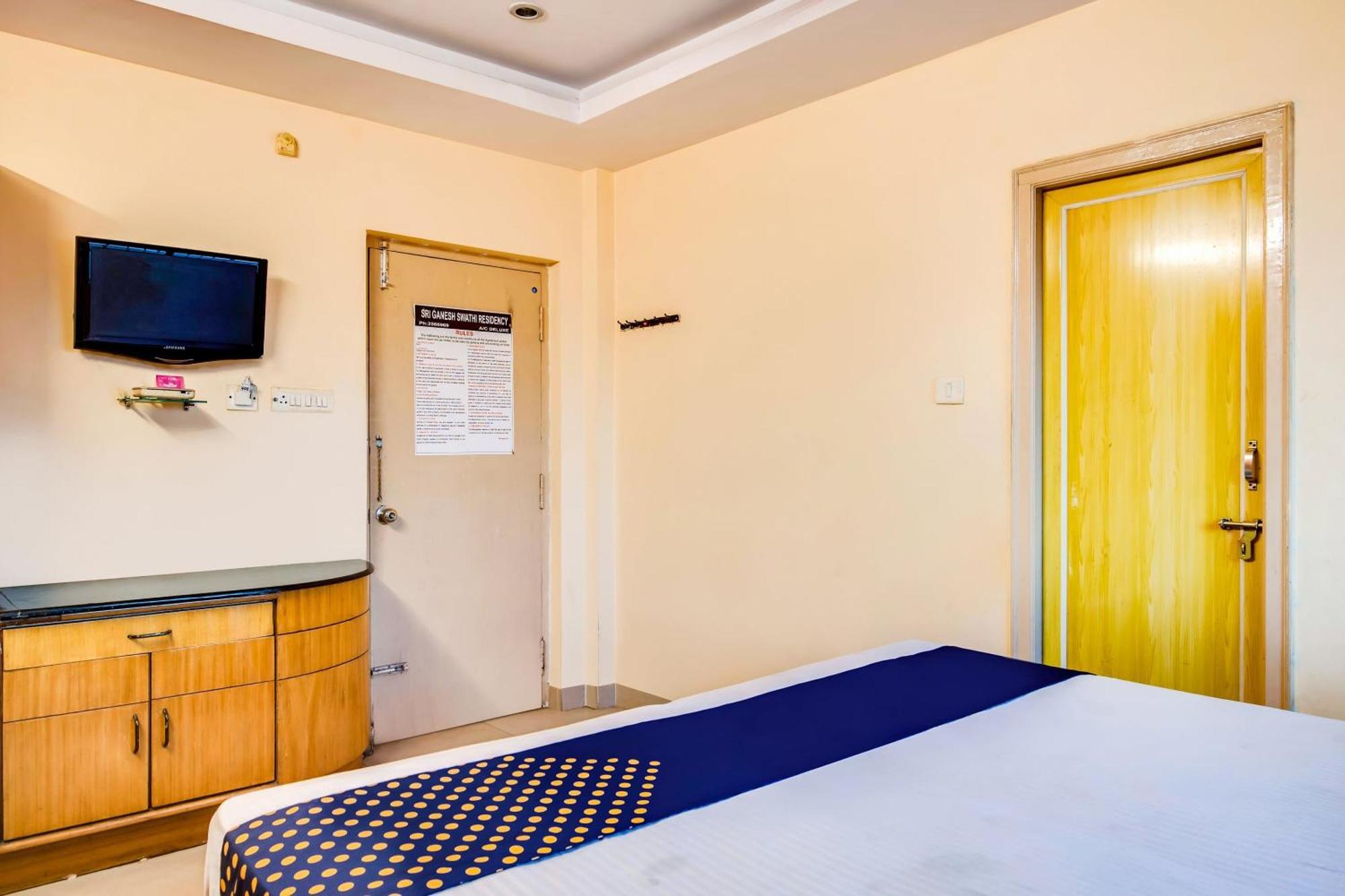 Hotel SPOT ON 76264 Sgs Residency Visakhapatnam Exterior foto