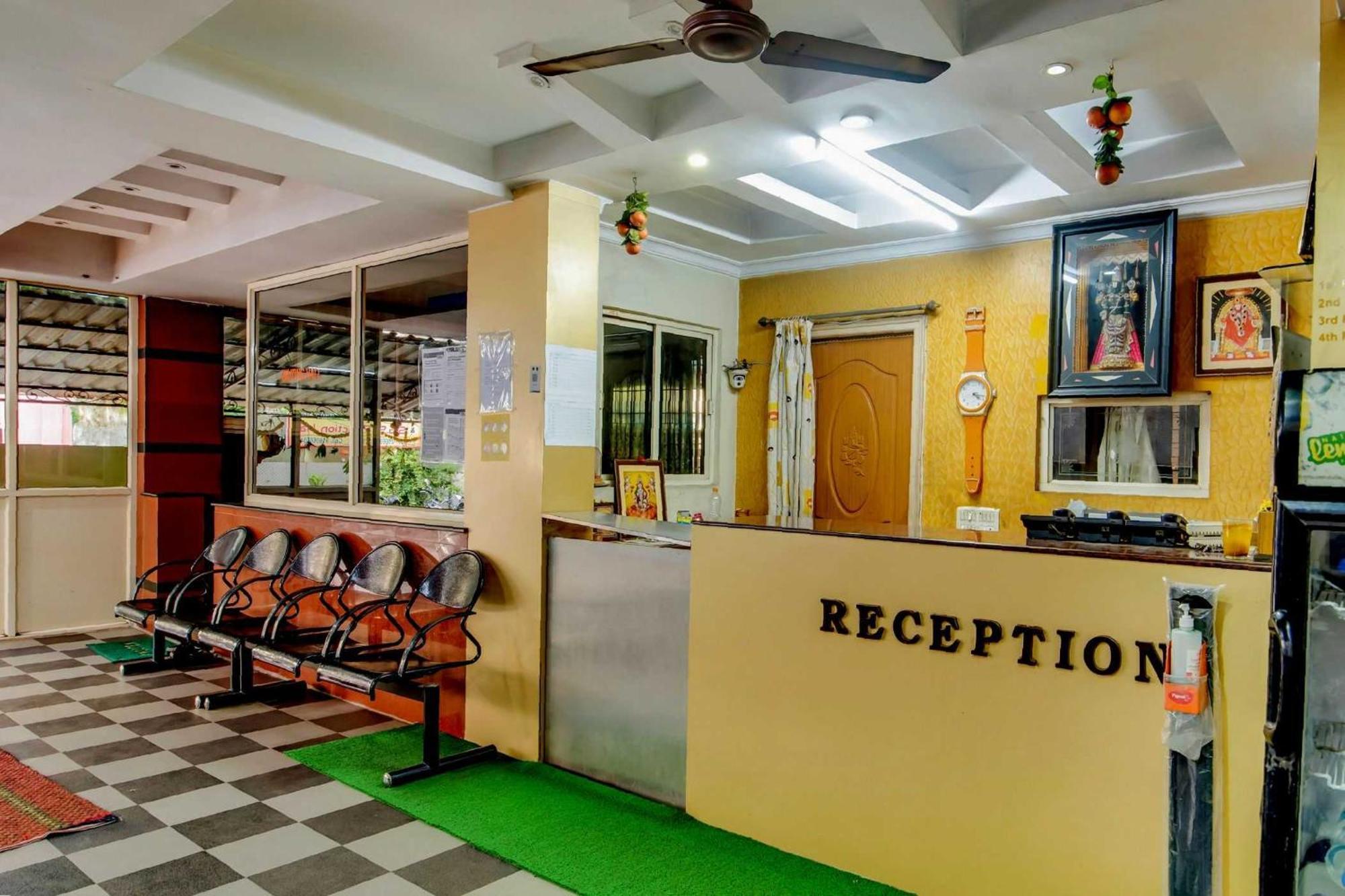 Hotel SPOT ON 76264 Sgs Residency Visakhapatnam Exterior foto